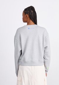 adidas Originals KSENIA TAG  - Φούτερ - medium grey heather