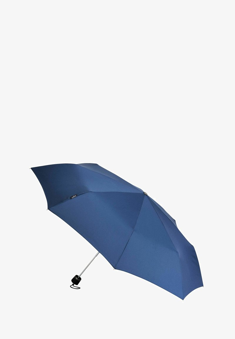 Parapluie compact bleu avec huit panneaux, armatures en métal solides et une poignée en plastique noir. Le tissu a une texture lisse.