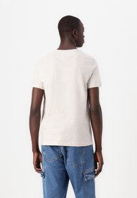 Thumbnail Image 4