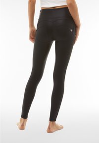 Freddy WR.UP® CLASSIC PUSH-UP - Housut - black coated