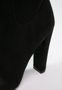 Buffalo Botas de tacón - black