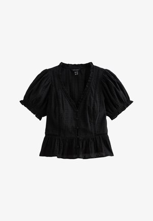 Blusa negra con cuello en V, mangas cortas abullonadas, botón frontal y dobladillo peplum fruncido. Tejido texturizado con detalles de patrón sutiles.