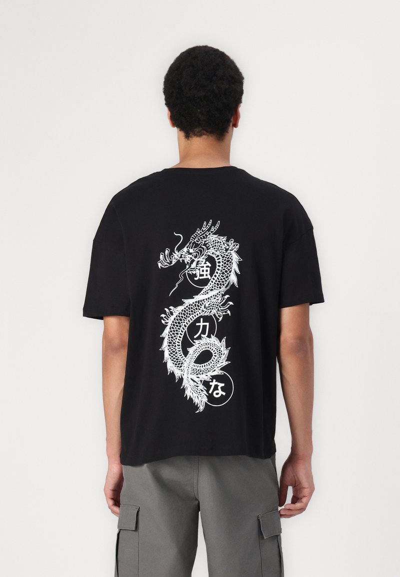 Jack & Jones - JJDRAGON TEE CREW NECK - Marškinėliai su spaudiniu - black, Padidinti