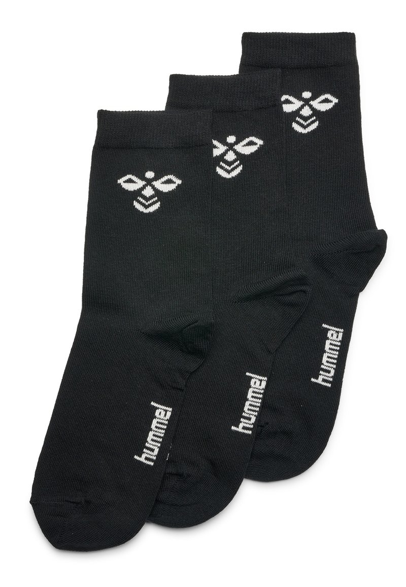 Schwarze Baumwollsocken mit weißem Bienenlogo und dem Text "hummel", mit glatter Textur und knöchellangem Design. Packung mit drei Paaren.