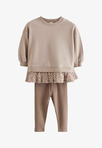 Unselected, neutral collar