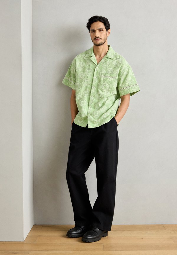 RELAXED FIT - Shirt - pistachio3