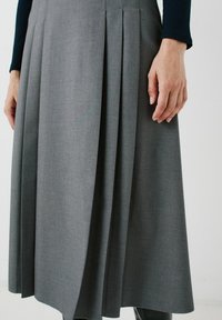 Caroll ROCK JASPER - Falda acampanada - gris fonce