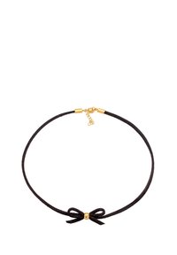 Schwarzes Wildleder-Choker-Halsband mit einem kleinen goldenen Akzent und Schleifendetail. Verfügt über einen goldfarbenen Hardware-Verschluss und eine verstellbare Kettenverschluss.