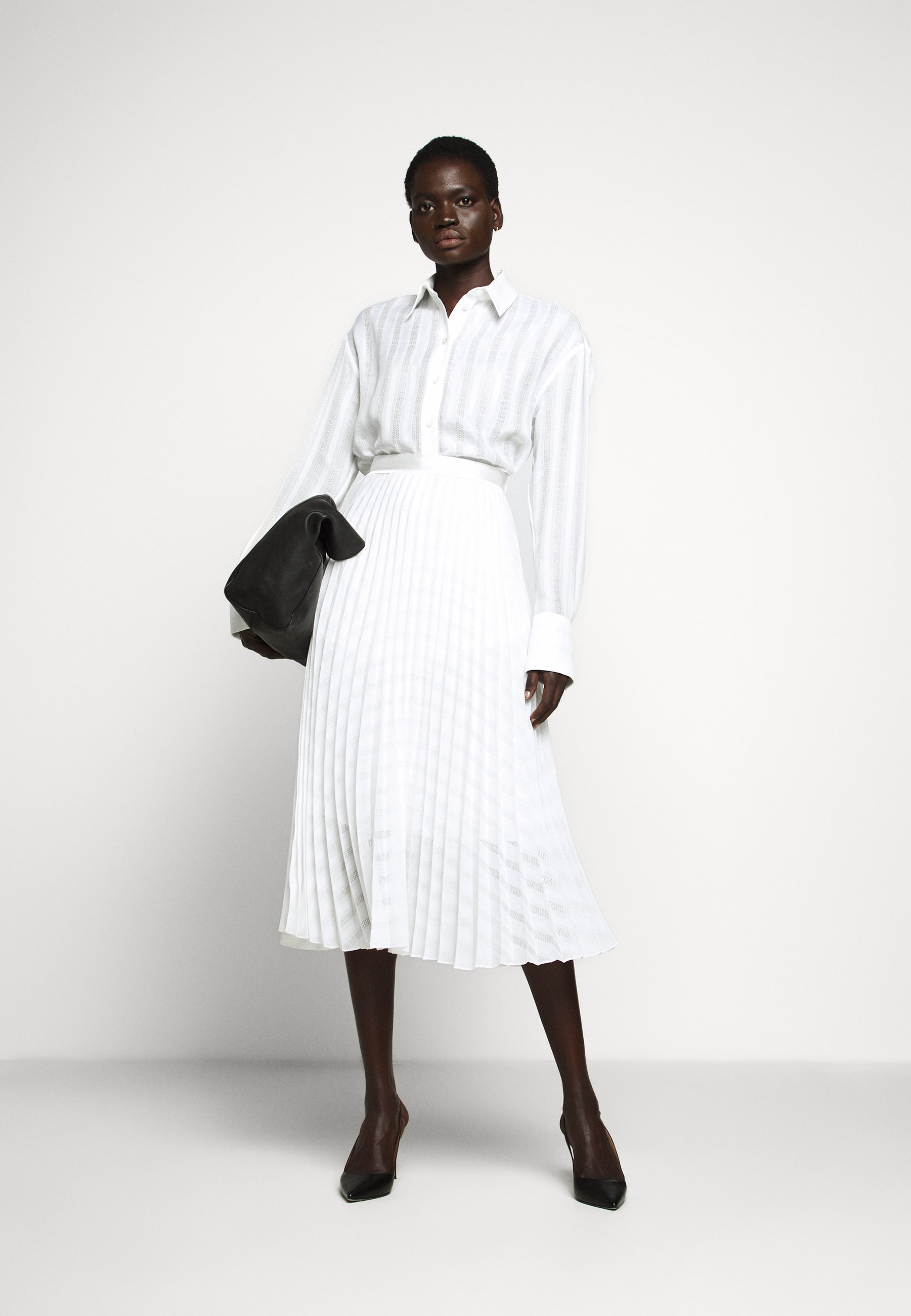Victoria Victoria Beckham A line skjørt white Zalando.no Victoria Victoria Beckham SCARF NECK - Bluser - white