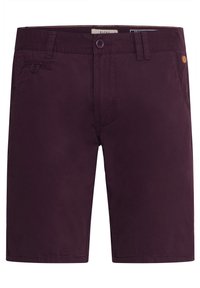 Pantalones cortos morados oscuros de tejido ligero, con cierre de botón, bolsillos laterales y un pequeño logotipo en la cinturilla.