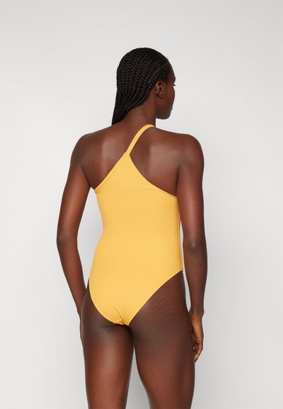 Filippa K ASYMMETRIC SWIMSUIT - Kupaći kostim - sunset yellow