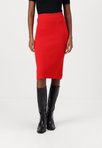 pure cashmere STRAIGHT MIDI SKIRT - Pouzdrová sukně - red
