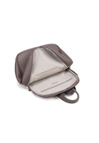 Borsa in pelle marrone con chiusura a zip, caratterizzata da un morbido rivestimento interno e una tasca interna. Forma rotonda e doppi manici.