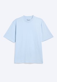 Unselected, light blue