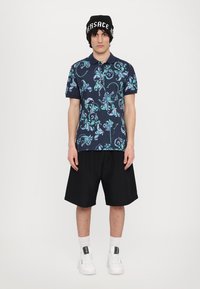 Versace Jeans Couture PRINT BAROCCO OUTLINE - Polotričko - blue