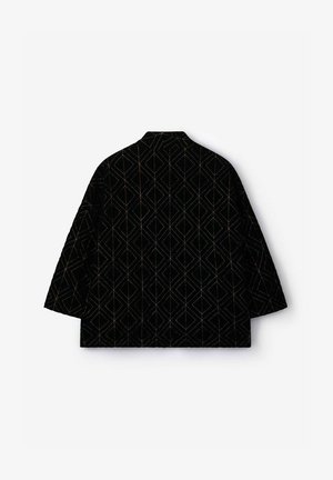 Zwarte jas met korte mouwen, voorzien van een geometrisch patroon in metallic tinten, gemaakt van gestructureerde stof en met een klassieke kraag.