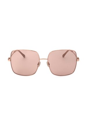 Occhiali da sole quadrati con sottili montature metalliche color oro rosa e lenti rosa su sfondo bianco.