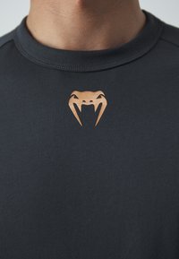 Venum UFC FIGHT WEEK 3.0 - Hosszú ujjú felső - black/gold
