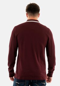 Fred Perry Camiseta de manga larga - rouge