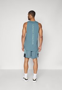 Under Armour ZONE SHORT - Korte sportsbukser - jasper blue/serpentine