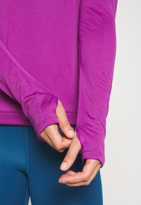 Nike Performance PACER CREW - Camisola de manga comprida - viotech/silver