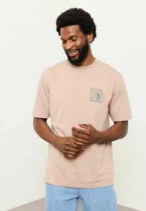 FOUR WHEELS GRAPHIC . - T-Shirt print - natural