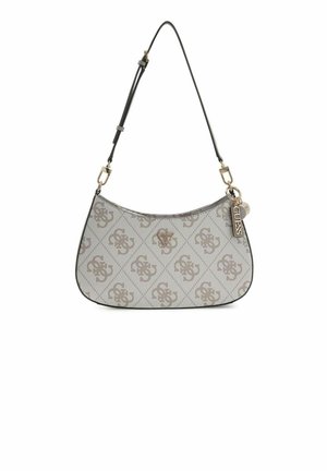 Sac à main gris à motif avec une silhouette courbée, doté d'une bandoulière noire, de quincaillerie dorée et d'accents de logo embossés sur une surface texturée.