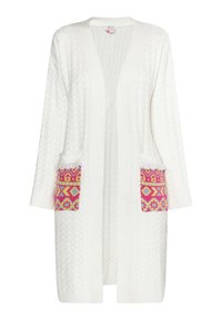 Cardigan bianco lavorato a maglia con un motivo a treccia, dotato di due tasche anteriori decorate con un design geometrico colorato nei toni del rosa, giallo e blu.