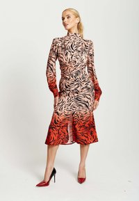 Liquorish ZEBRA PRINT WITH HIGH NECK AND DRAPED WAIST - Day dress - red