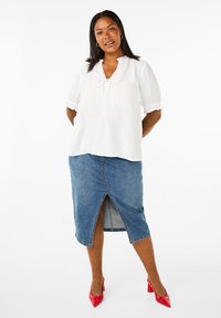 Zizzi KURZARM AUS  MIT RÜSCHENDETAILS - Pluus - bright white