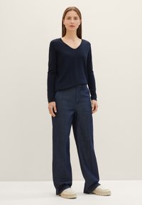 TOM TAILOR BASIC V-NECK - Stickad tröja - real navy blue