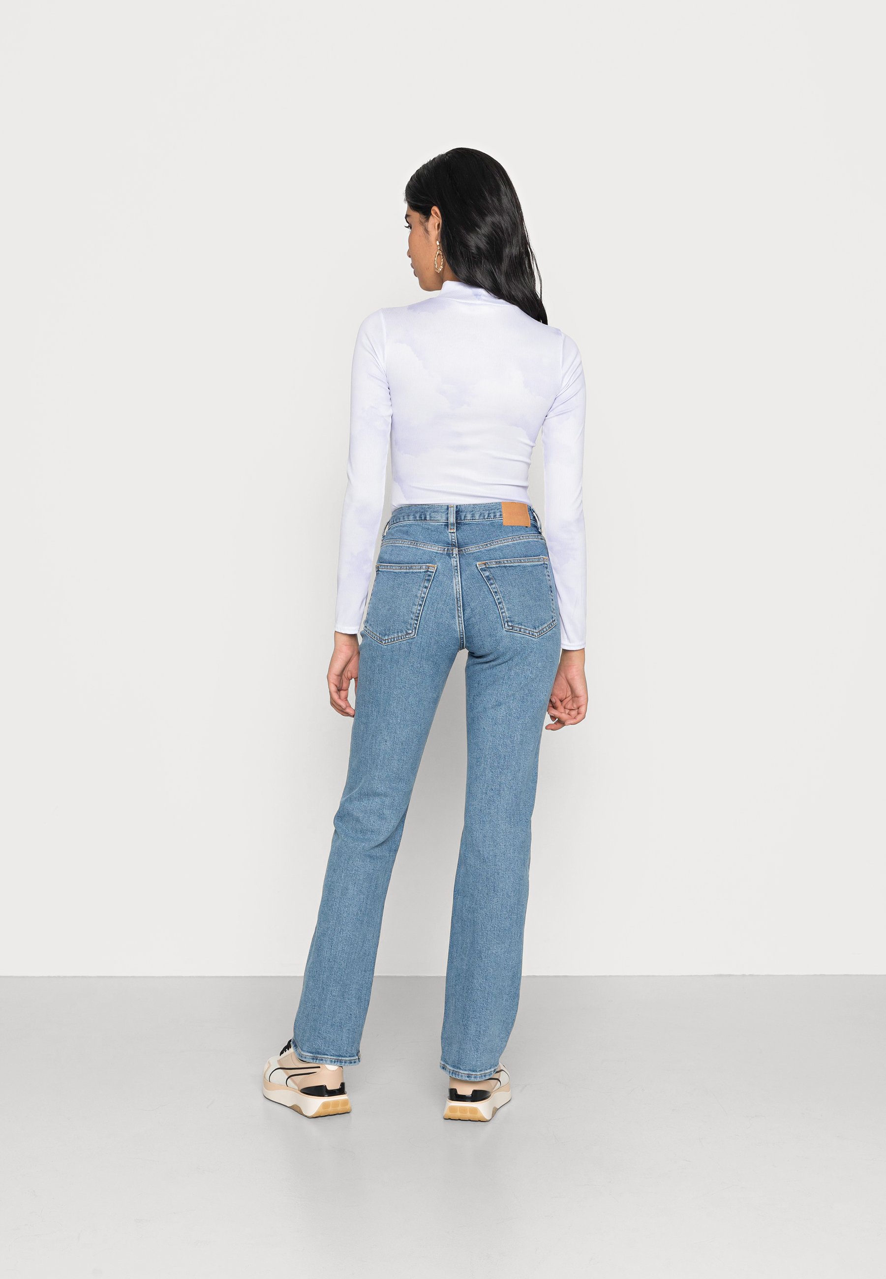 Weekday TWIG - Straight leg jeans 