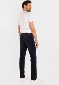 Lee Cooper MARCUS ciemnoniebieski
