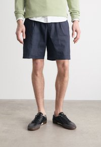 BOSS - PERIN - Shorts - dark blue Imagen en miniatura 1