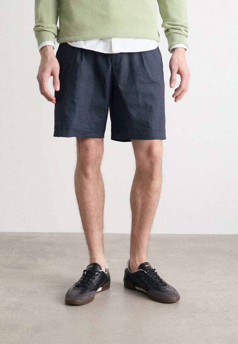 BOSS - PERIN - Shorts - dark blue, Vergrößern