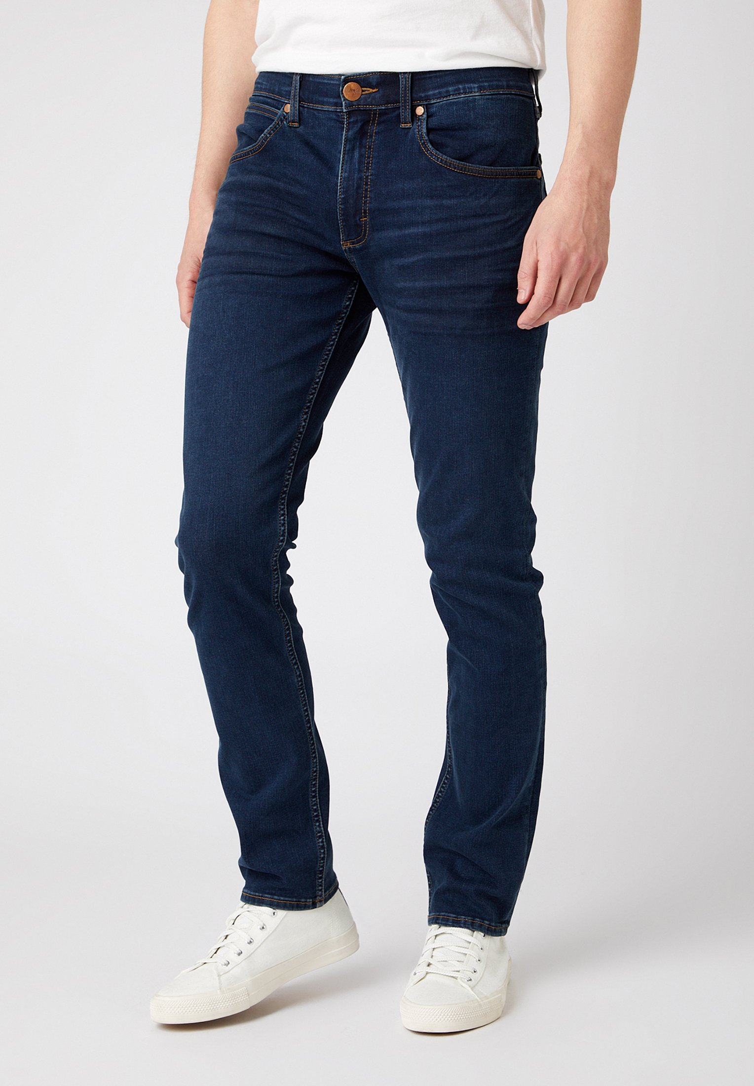 Wrangler LARSTON - Jeans Slim Fit - dark tint/blue-black denim - Zalando.de