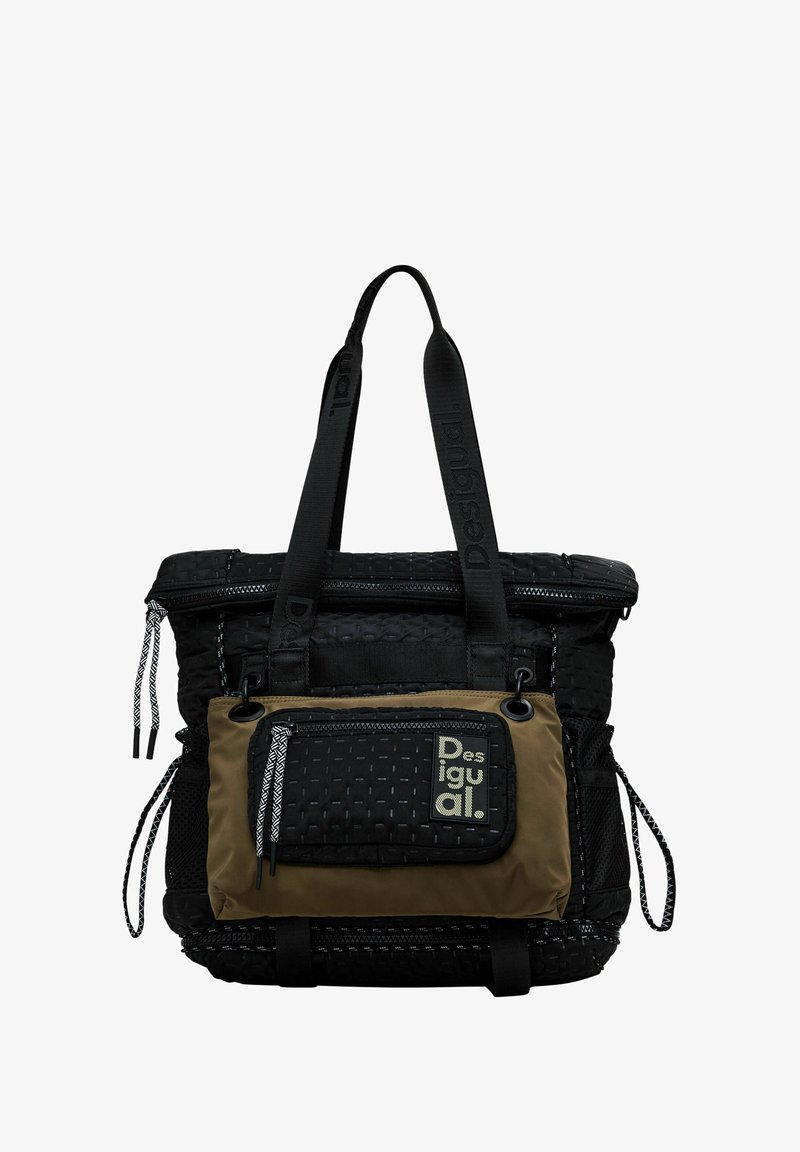 Sac fourre-tout noir avec une finition texturée, doté d'une pochette marron amovible, de poignées noires et de quincaillerie accentuée. Comprend des détails en zip et en maille.