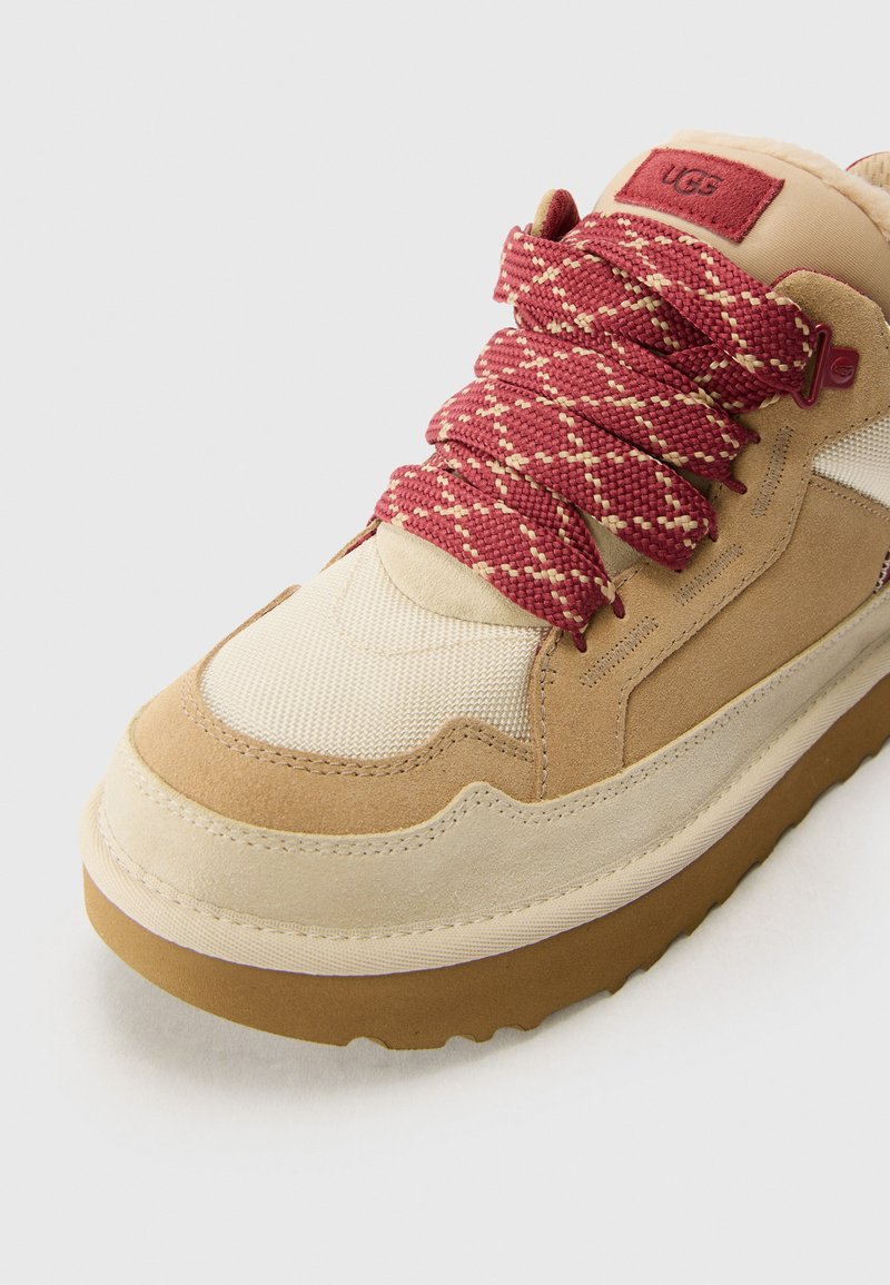 UGG LOWMEL - Sneaker low - driftwood/biking red