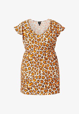 Kortærmet kjole med V-udskæring og indsnøret talje med leopardmønster i orange, brun og creme.