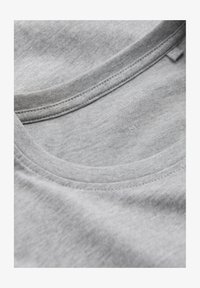 Valittu, grey melange