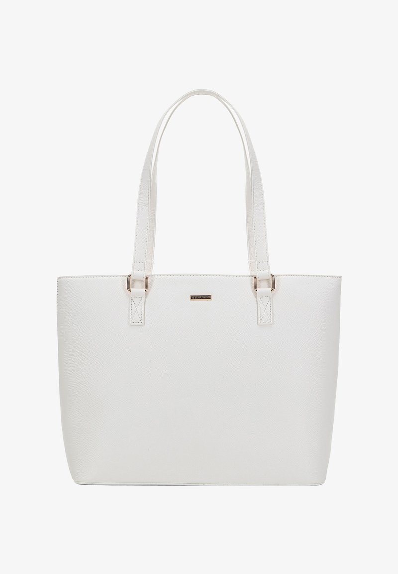 Biała torba na ramię wykonana z teksturowanego materiału syntetycznego. Posiada długie, płaskie uchwyty oraz złoty akcent w postaci logo z przodu. Ustrukturyzowany prostokątny kształt.