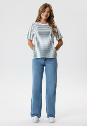 TWO SOON HIGH WAIST WIDE LEG - Avar lõikega teksad - light blue denim