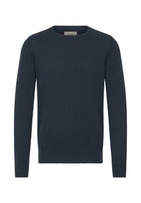 Marineblauwe trui met ronde hals, gemaakt van zachte gebreide stof. Heeft lange mouwen en geribbelde manchetten en zoom, met een effen, gladde textuur.