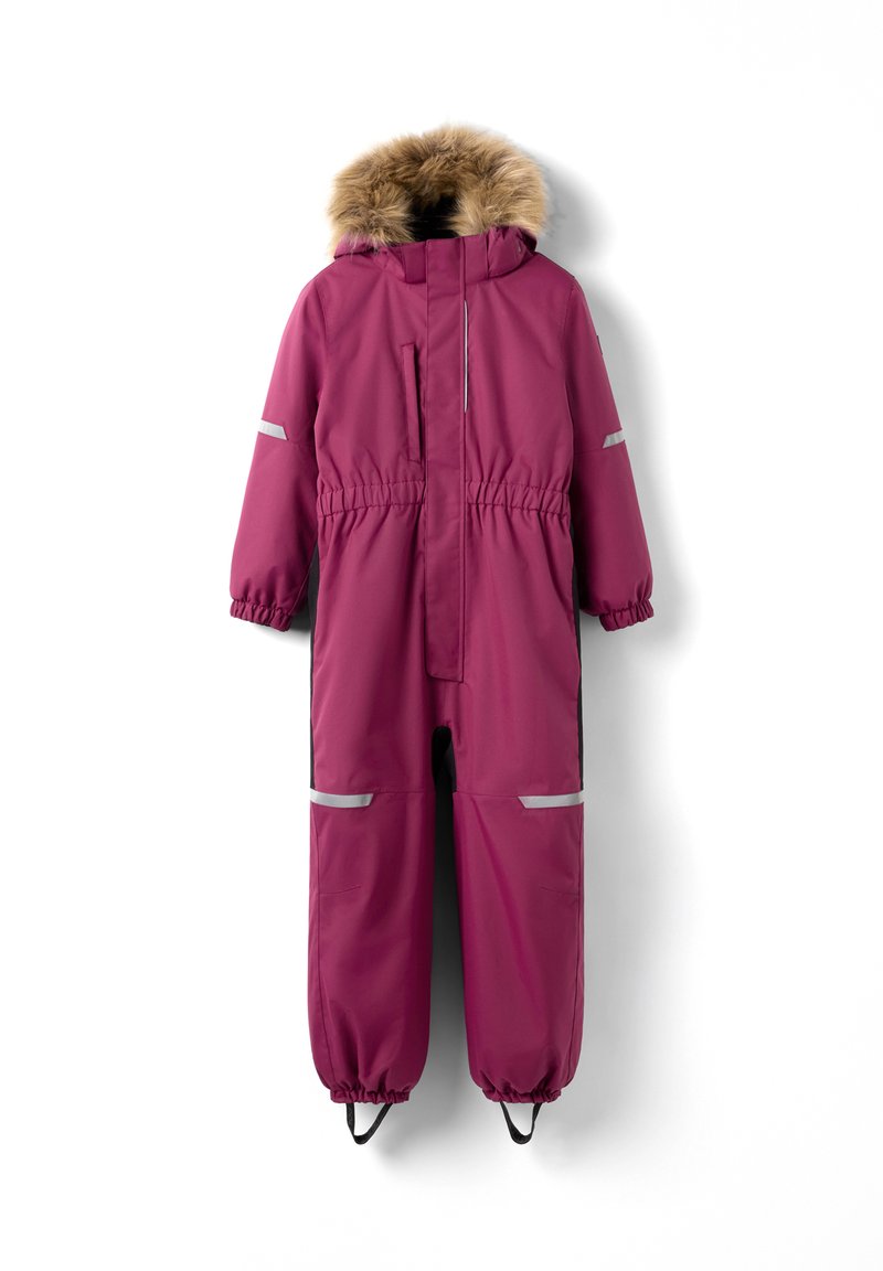 Vaaleanpunainen talvitakki, jossa on tekokarvatakki, elastinen vyötärö, sivutaskut ja heijastavat raidat hihoissa ja lahkeissa. Sujuva, vettä hylkivä materiaali.