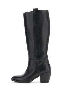 Bota de cuero negra hasta mitad de la pantorrilla con puntera redondeada, tacón bloque apilado y tira de agarre en la parte posterior.