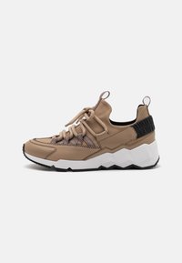 TREK COMET - Sneakers low - sand/black