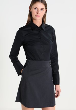 BUSINESS BODYSTLYE SLIM - Button-down blouse - schwarz