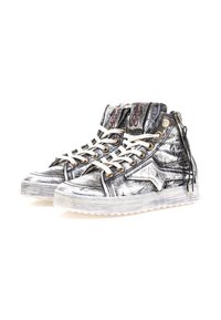 Hoge sneakers in metallic zilver, met gestructureerd leer, witte veters, gouden ogen en zijritsdetails. Duidelijke rubberen zool.