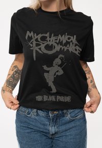 Paradiso Clothing MY CHEMICAL ROMANCE HI-BUILD PARADE - Print T-shirt - black