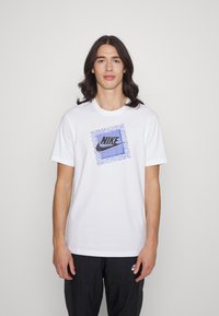 Nike Sportswear FRANCHISE TEE - T-shirt estampada - white